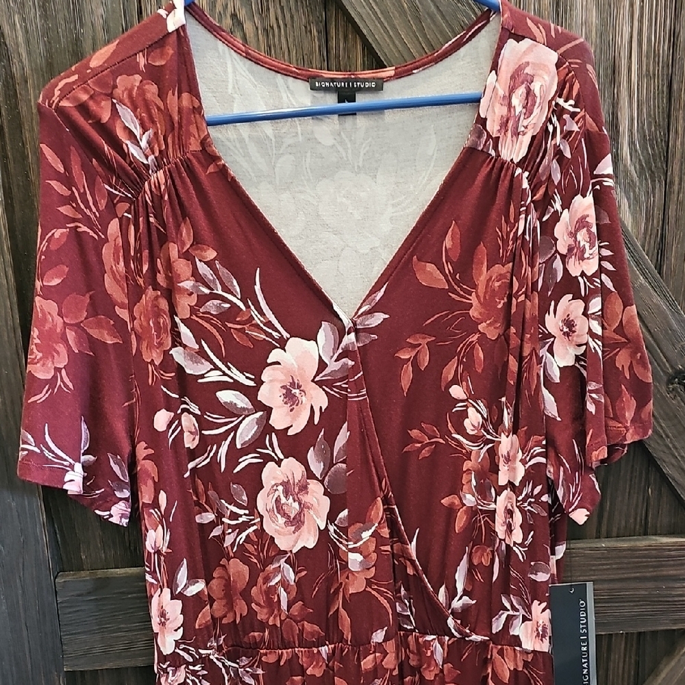 Women's Floral Burgundy Top